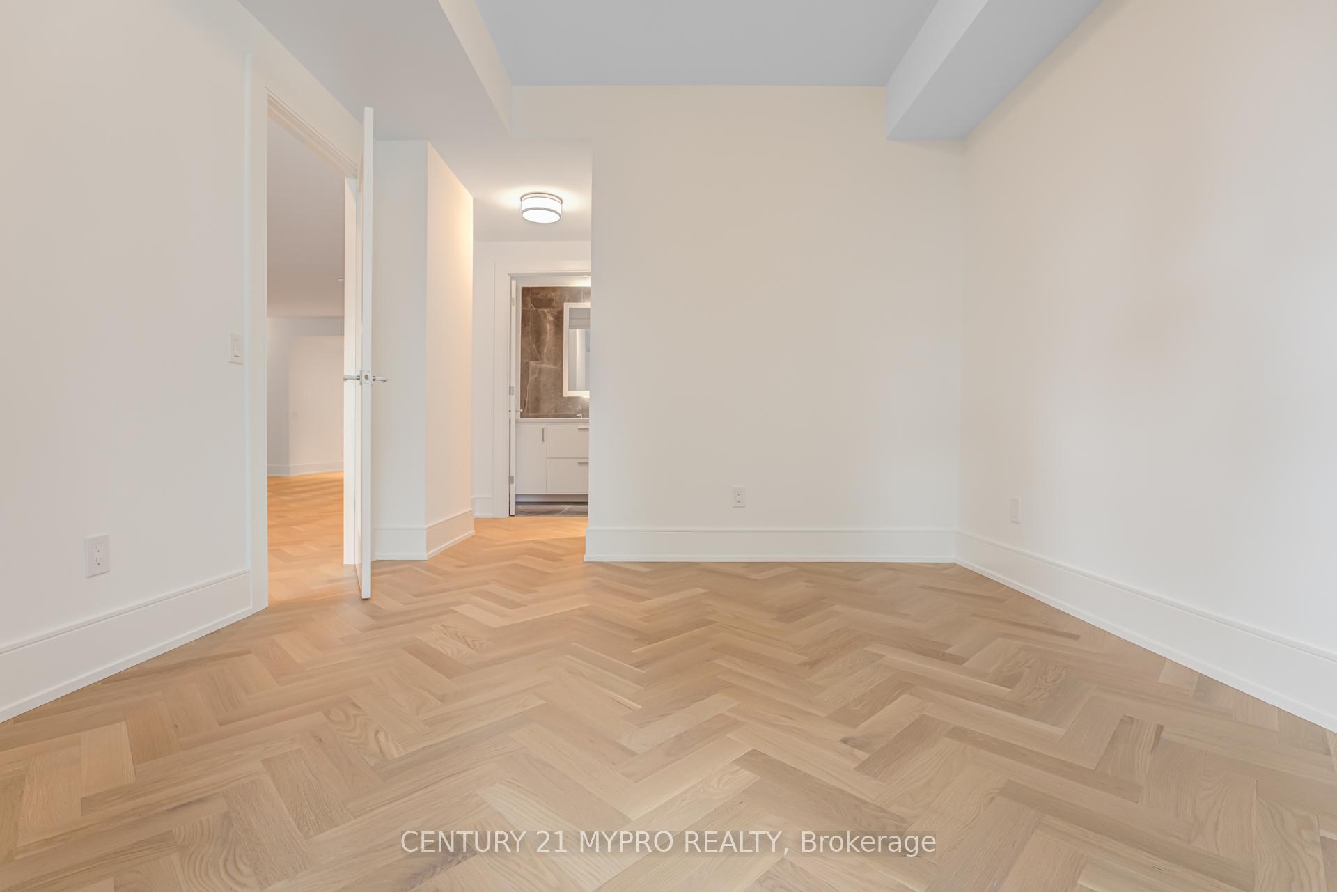 3 Bedrooms Condo at 455 Wellington,  Toronto For sale