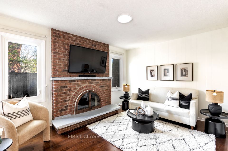 5 Radford Crescent, Markham, ON L3P 4A2