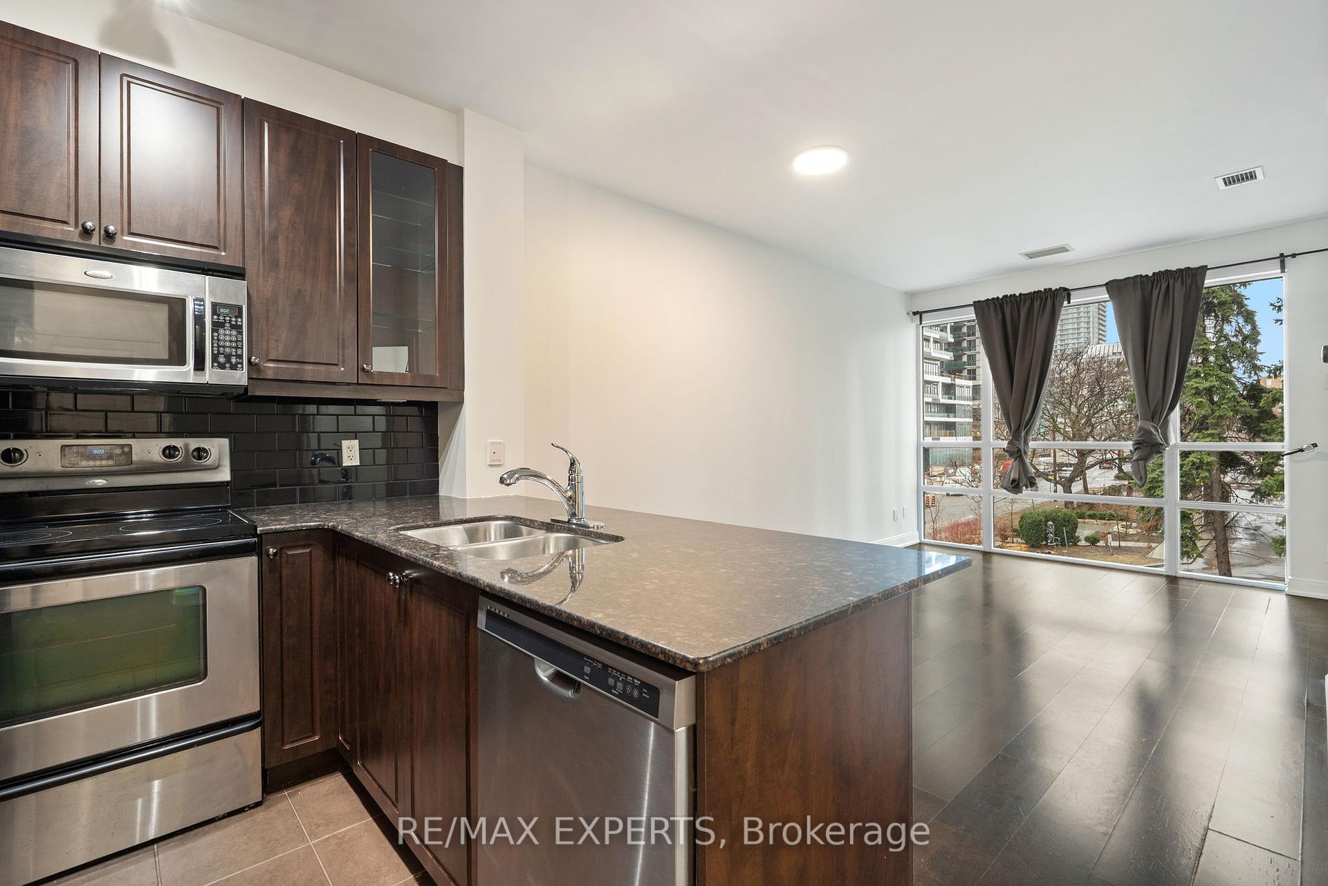 1 Bedroom Condo at 88 Broadway,  Toronto For sale