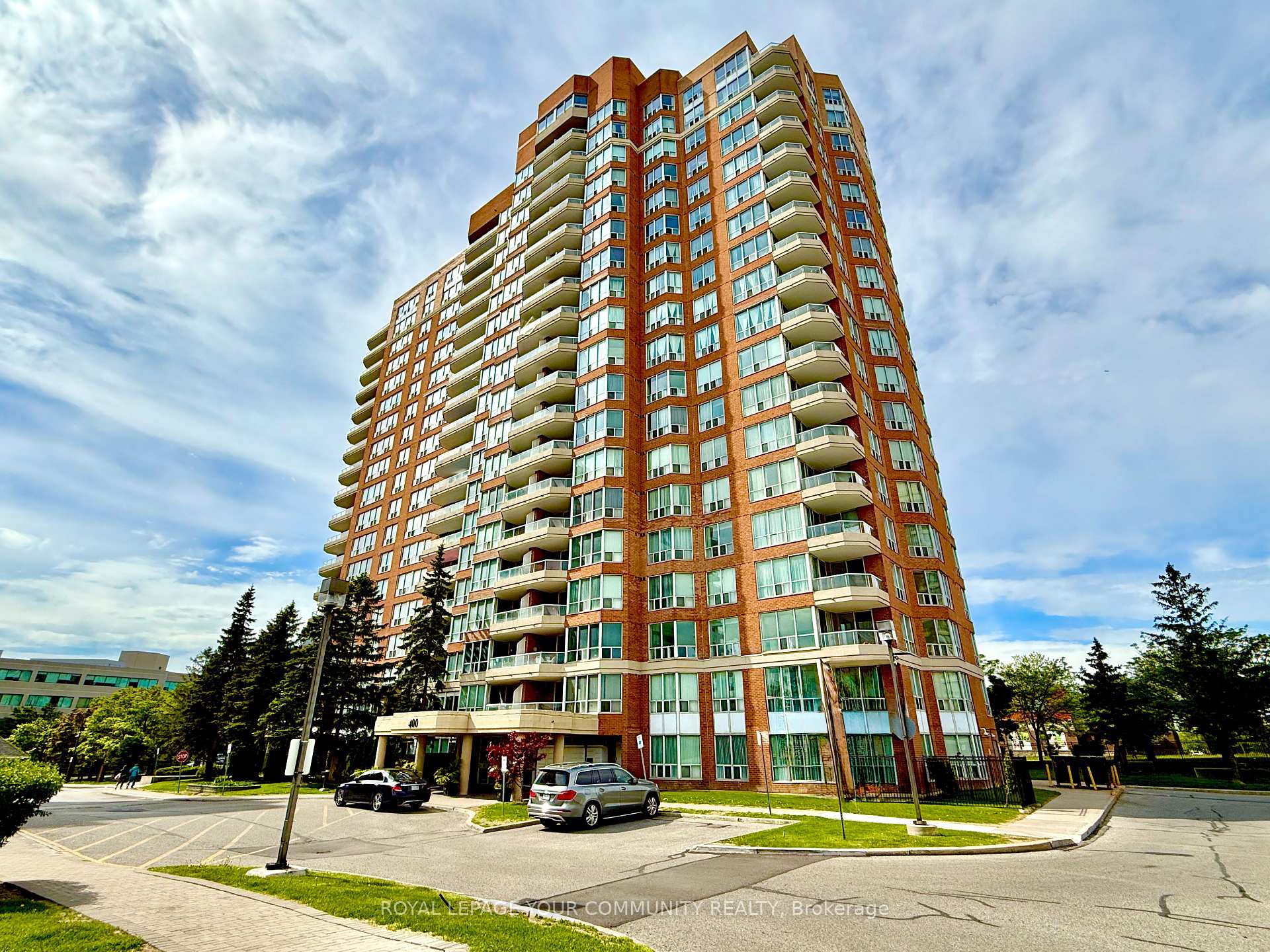 2 Bedrooms Condo at 400 McLevin, Toronto For sale