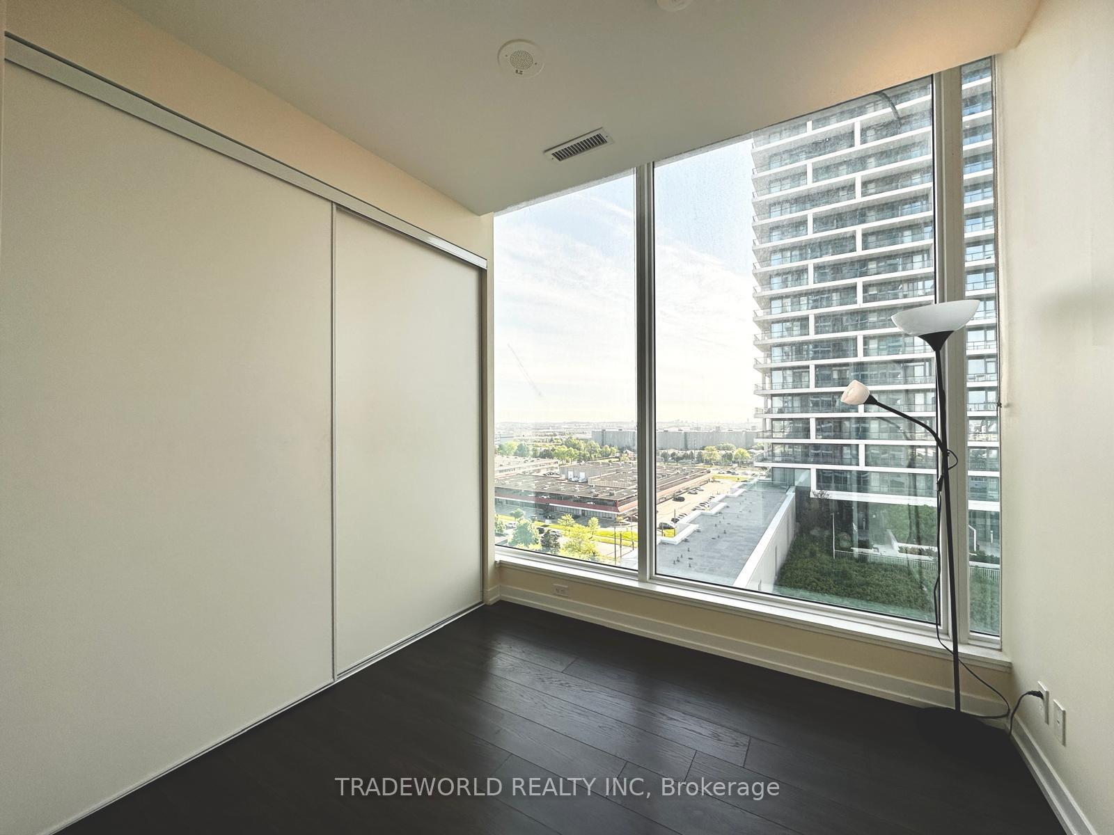 3 Bedrooms Condo at 898 Portage, Vaughan For sale