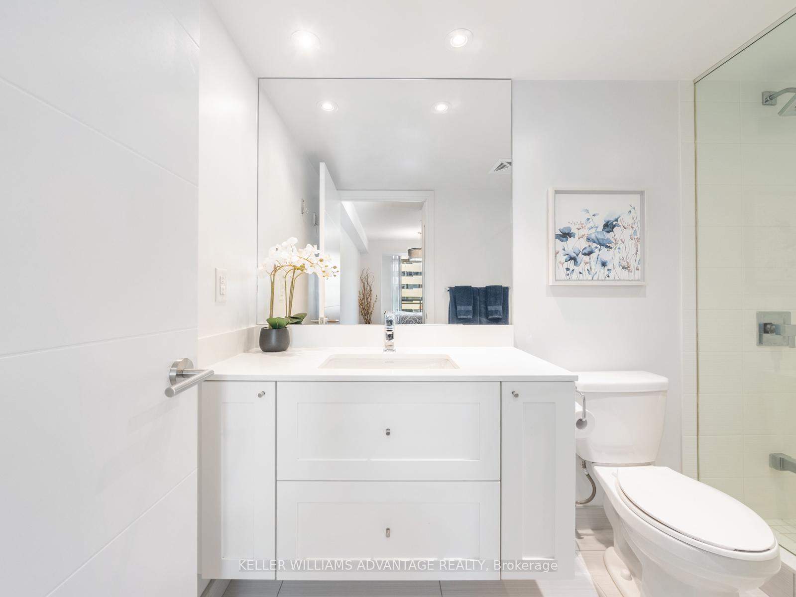 2 Bedrooms Condo at 525 Adelaide, Toronto For sale