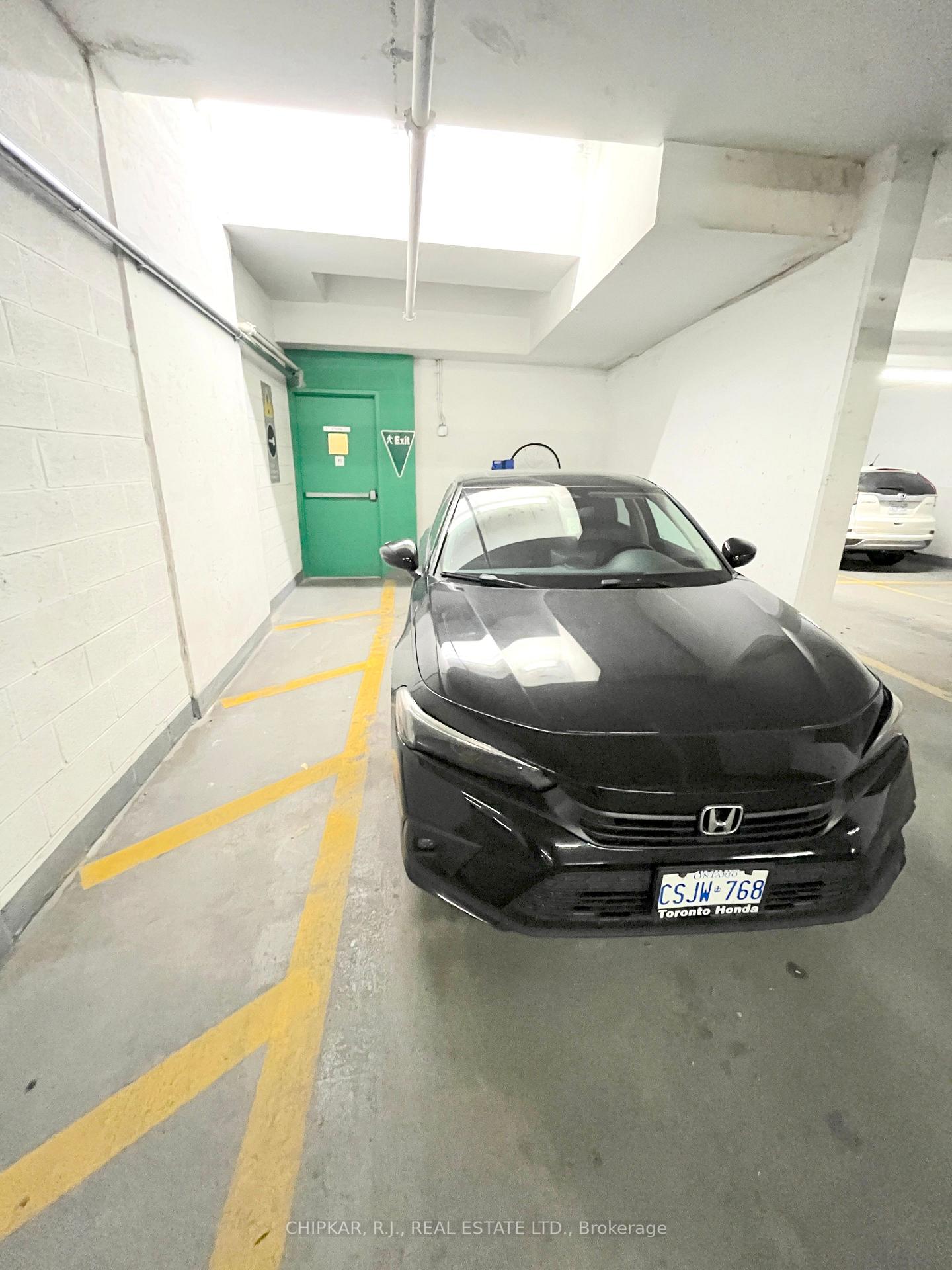3 Bedrooms Condo at 15 Northtown,  Toronto For sale