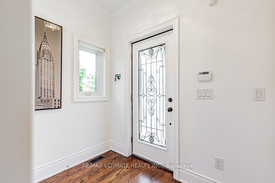 54 Burncrest Drive, Toronto, ON M5M 2Z5