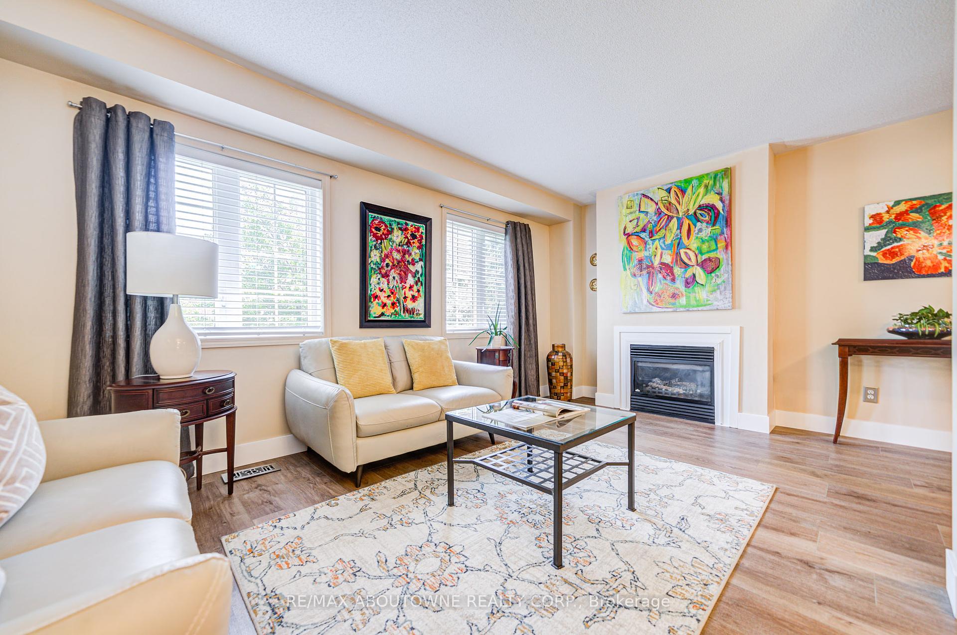 3 Bedrooms Condo at 470 Beach, Hamilton For sale