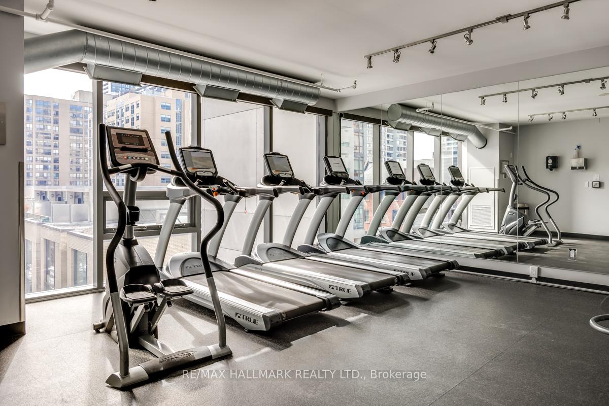 1 Bedroom Condo at 285 Mutual,  Toronto For sale