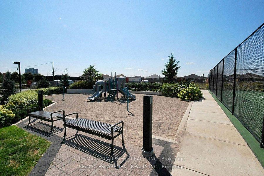 1 Bedroom Condo at 335 Rathburn, Mississauga For sale
