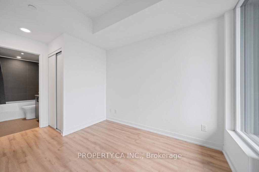 3 Bedrooms Condo at 135 East Liberty, Toronto For sale