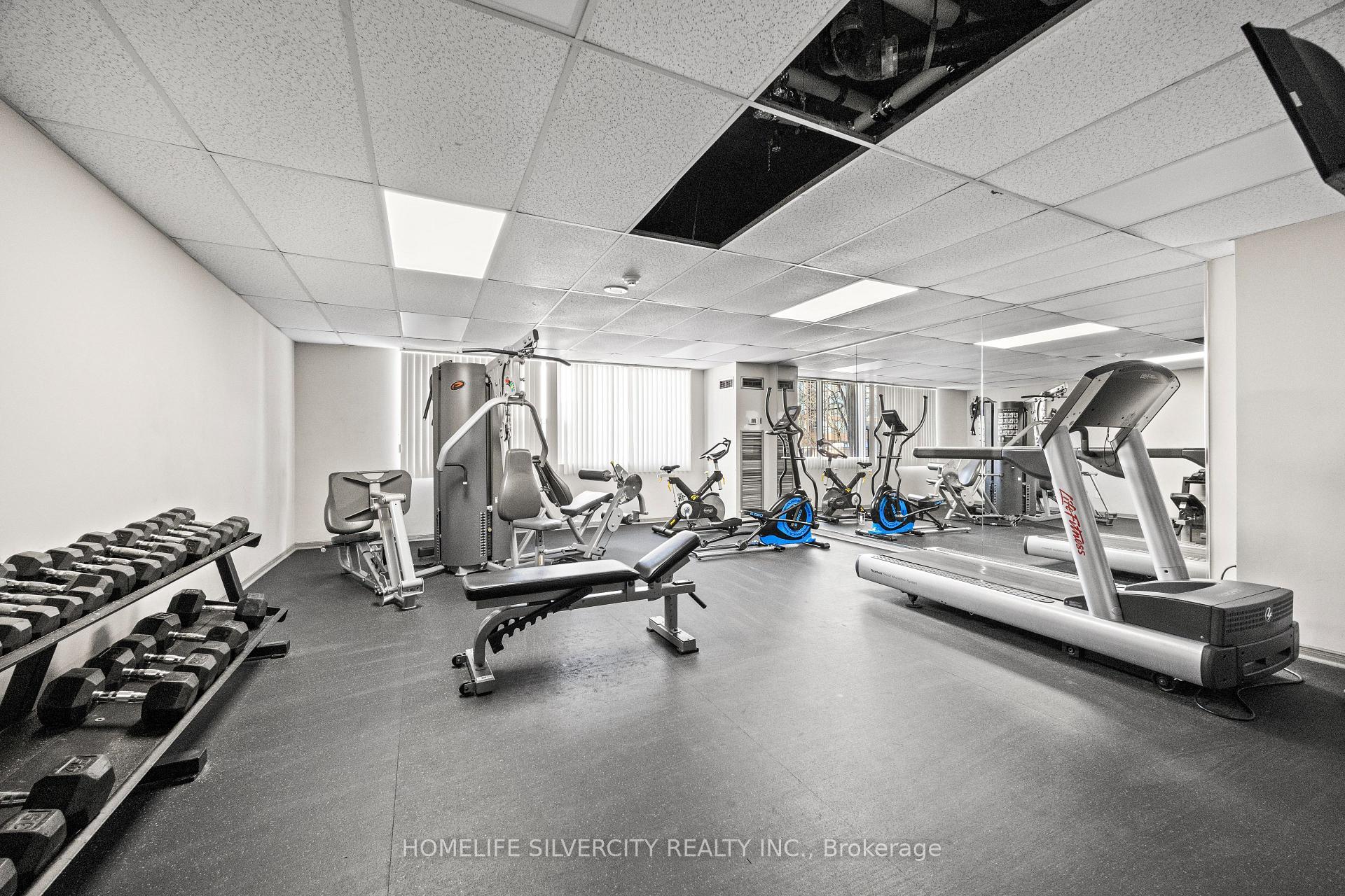 3 Bedrooms Condo at 145 Hillcrest, Mississauga For sale