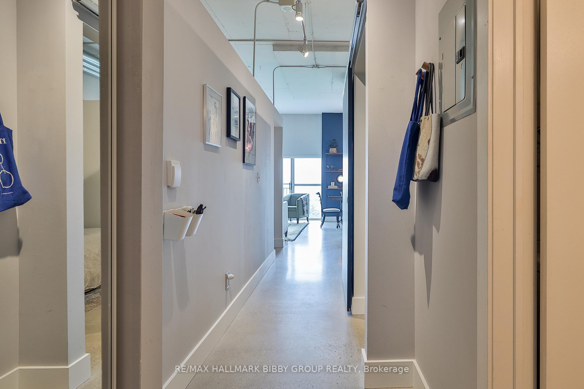 2 Bedrooms Condo at 2 Fieldway, Toronto For sale