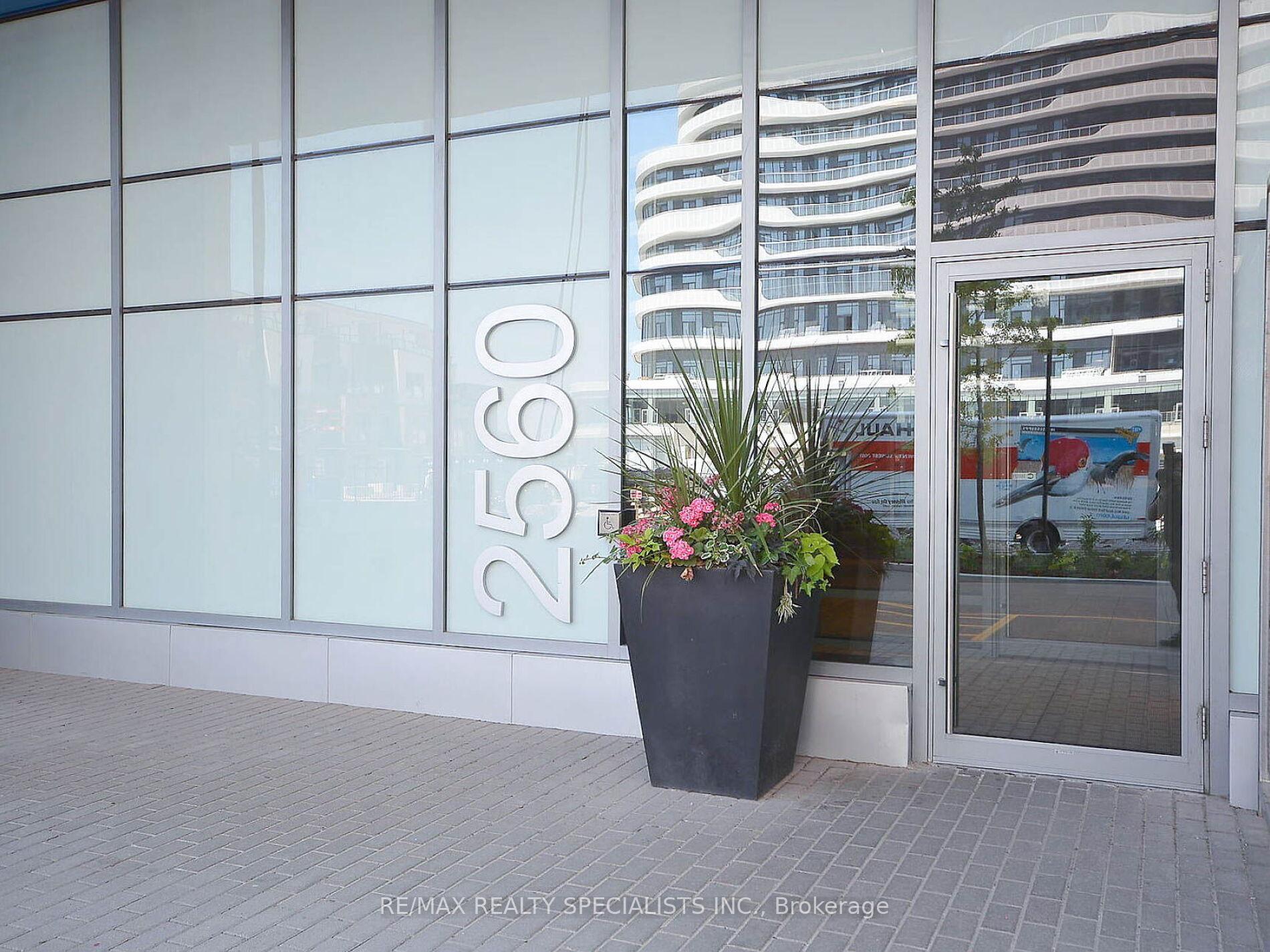2 Bedrooms Condo at 2560 Eglinton, Mississauga For sale