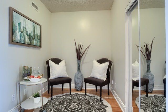 1105 Leslie Street, #306