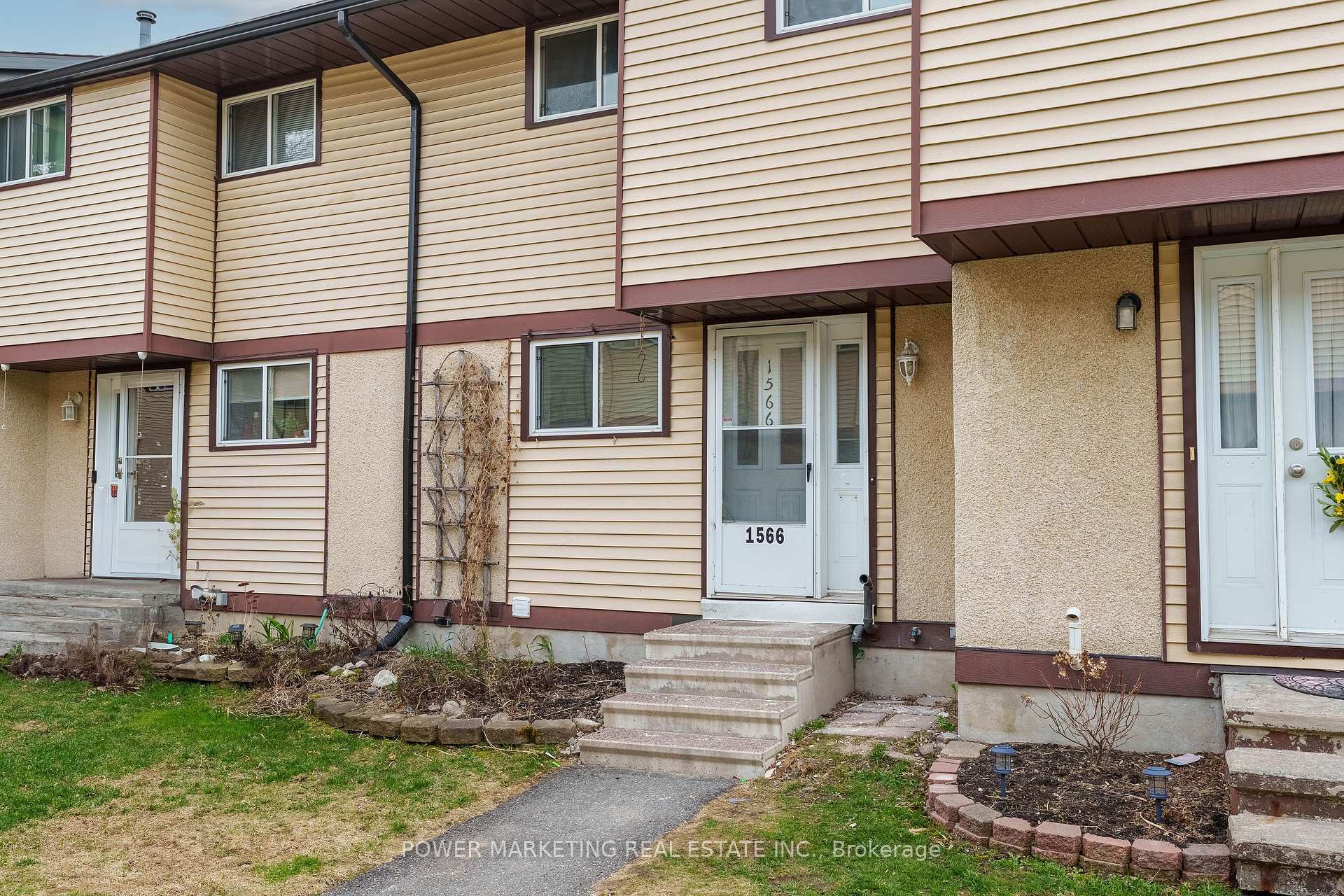 1566 Feather Lane, BlossomParkAirportandArea, ON K1T 1V4