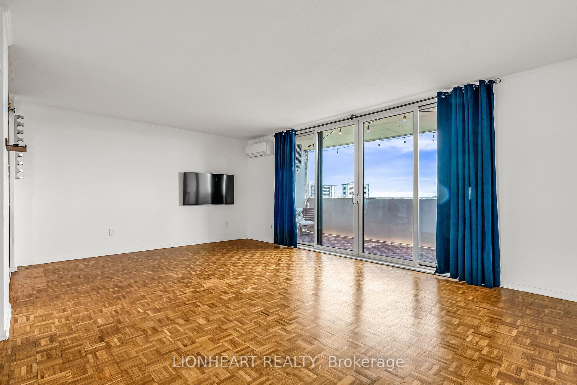 Condo at 40 Homewood, Toronto For sale