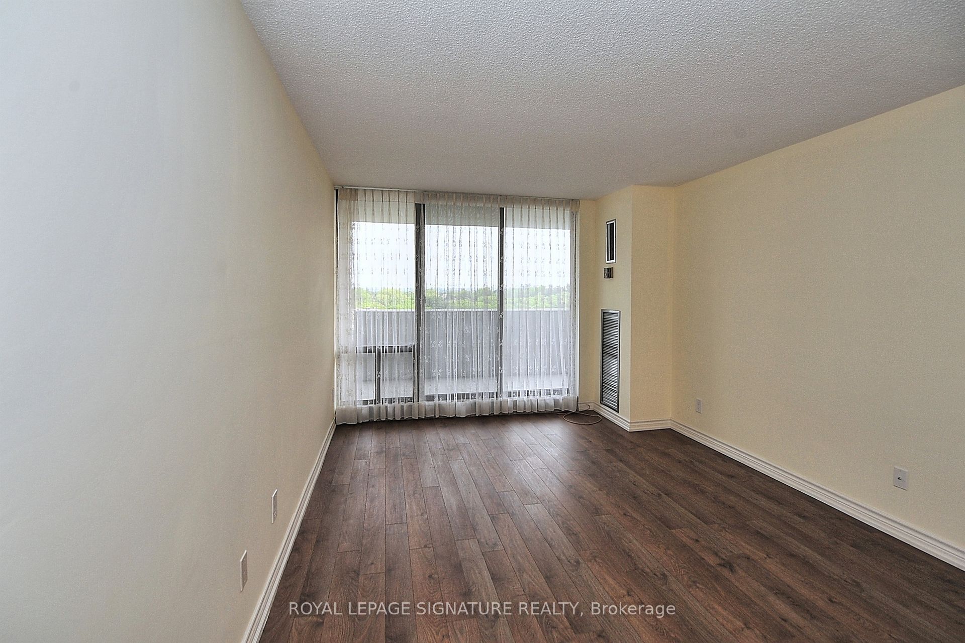 10 Tangreen Court, #702