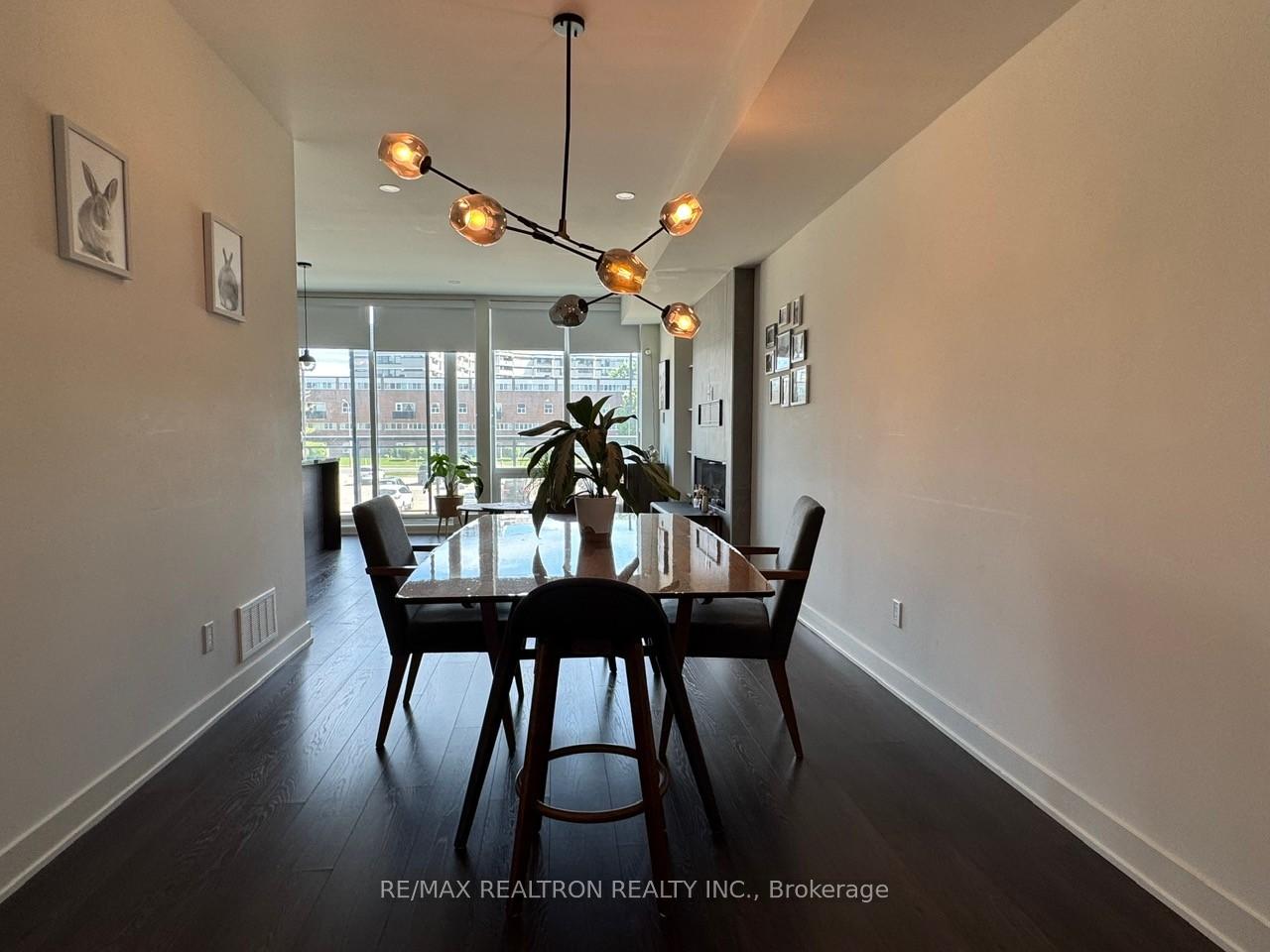 3 Bedrooms Condo at 25 Sonic, Toronto For sale