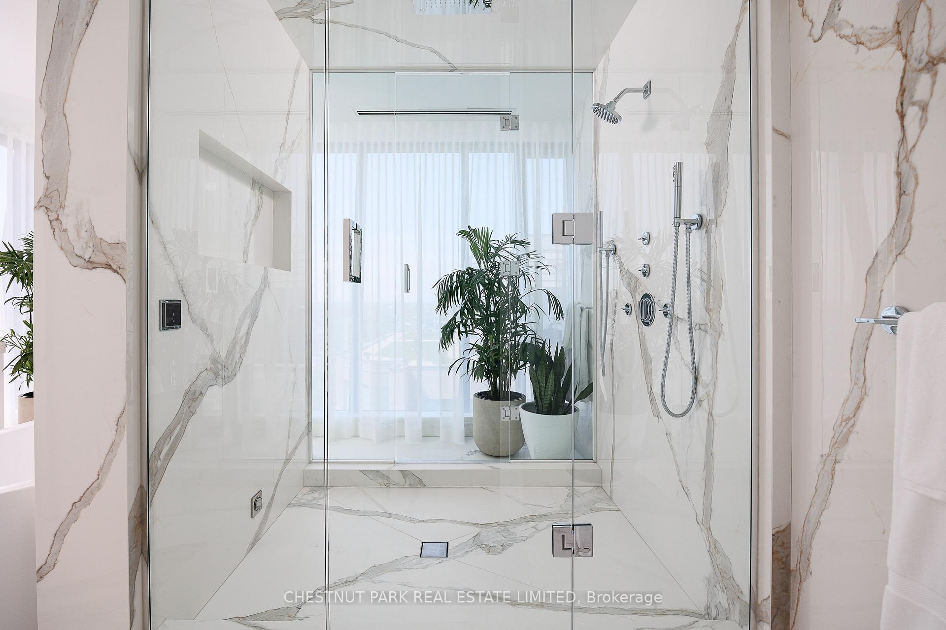 4 Bedrooms Condo at 200 Cumberland,  Toronto For sale