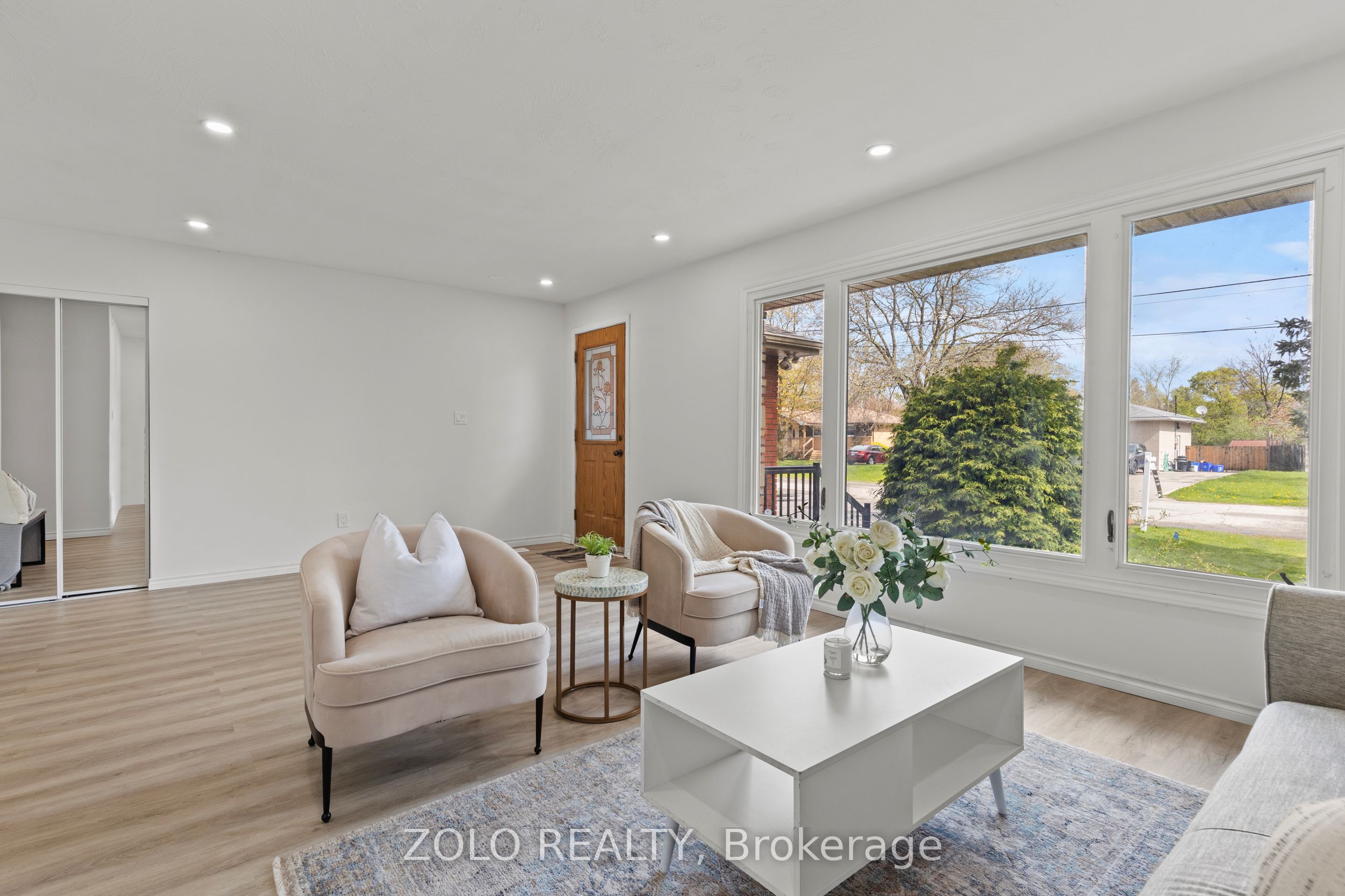 215 Mackenzie Crescent
