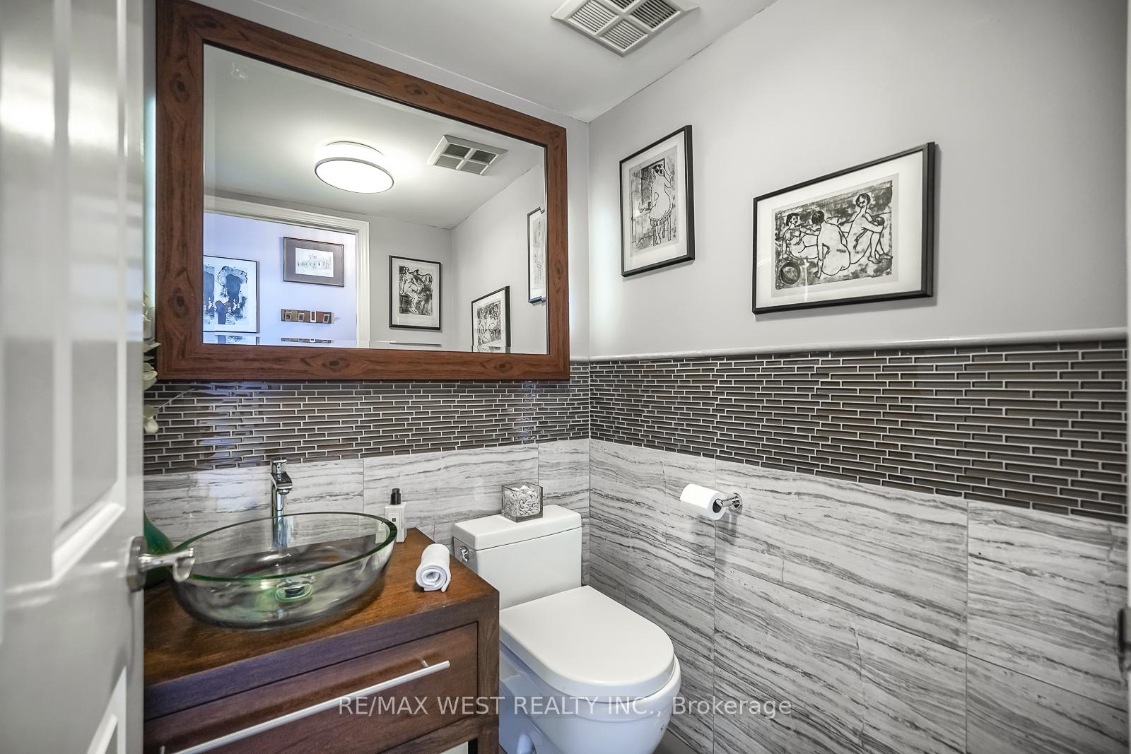3 Bedrooms Condo at 2285 Lake Shore, Toronto For sale