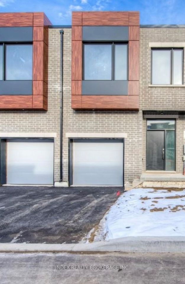 416 Dundas