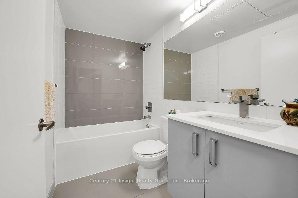 1 Bedroom Condo at 10 Gibbs,  Toronto For sale