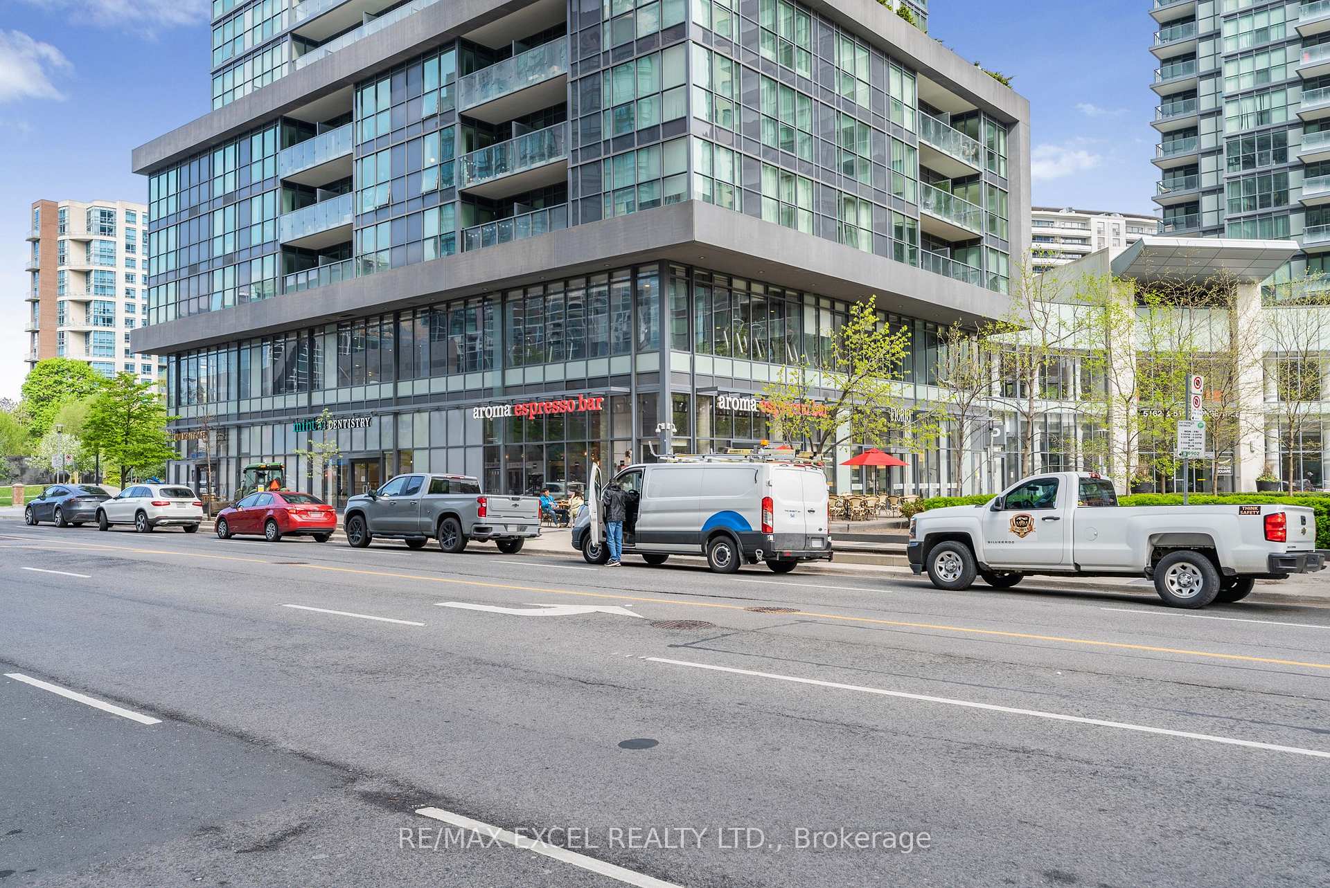 2 Bedrooms Condo at 5162 Yonge, Toronto For sale