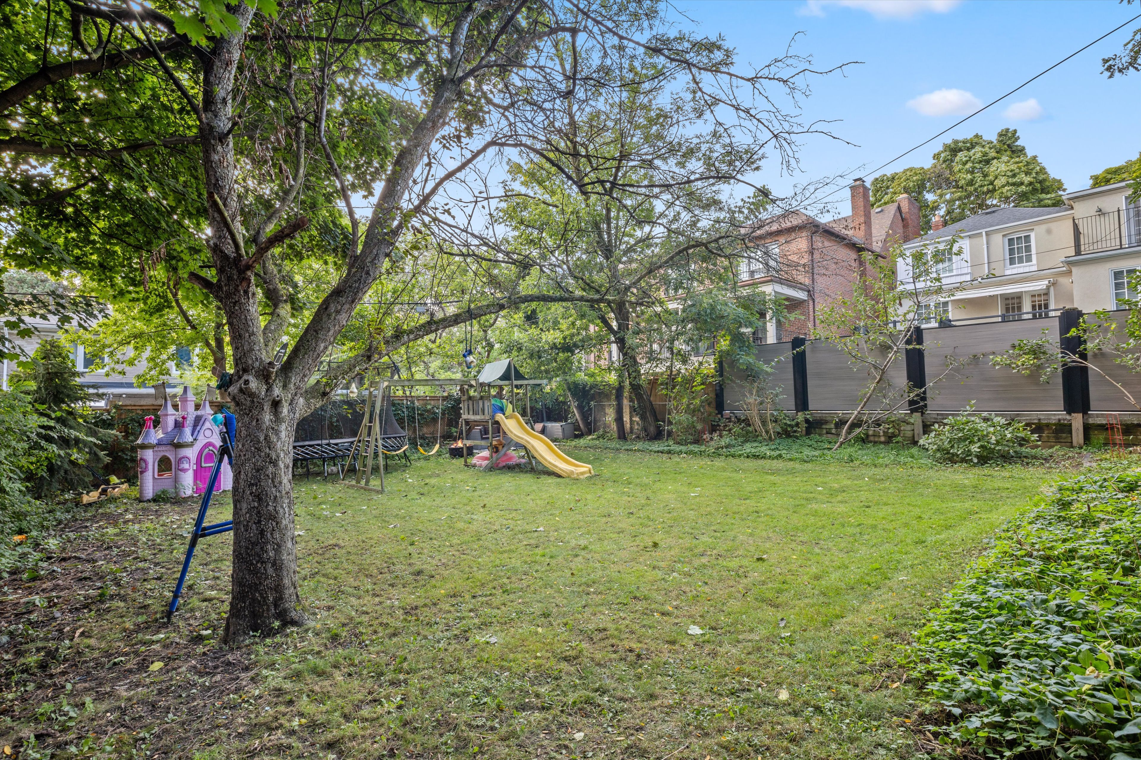 14 Lawnhurst Boulevard