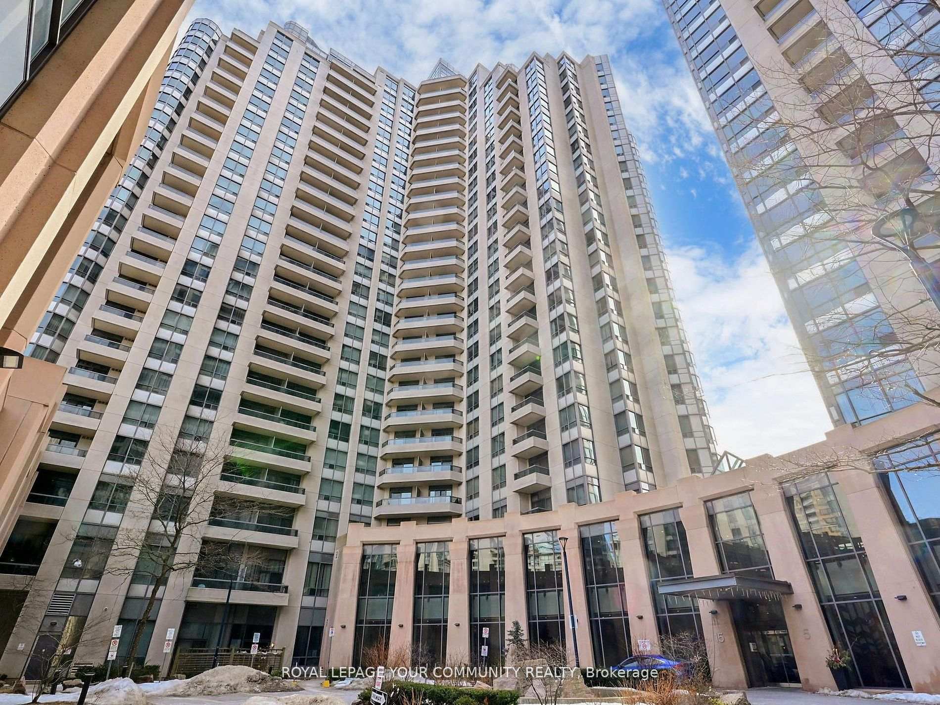 2 Bedrooms Condo at 15 Northtown,  Toronto For sale
