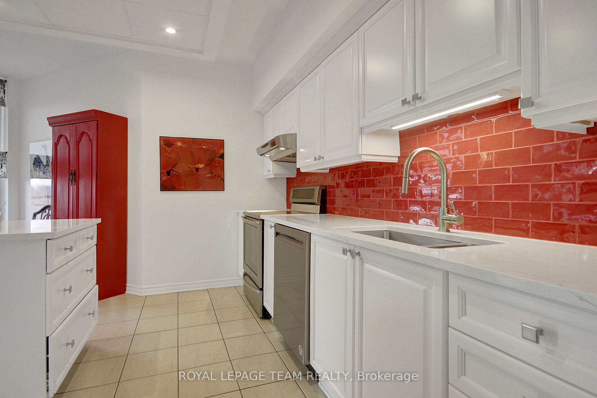 131 Wurtemburg Street, #804