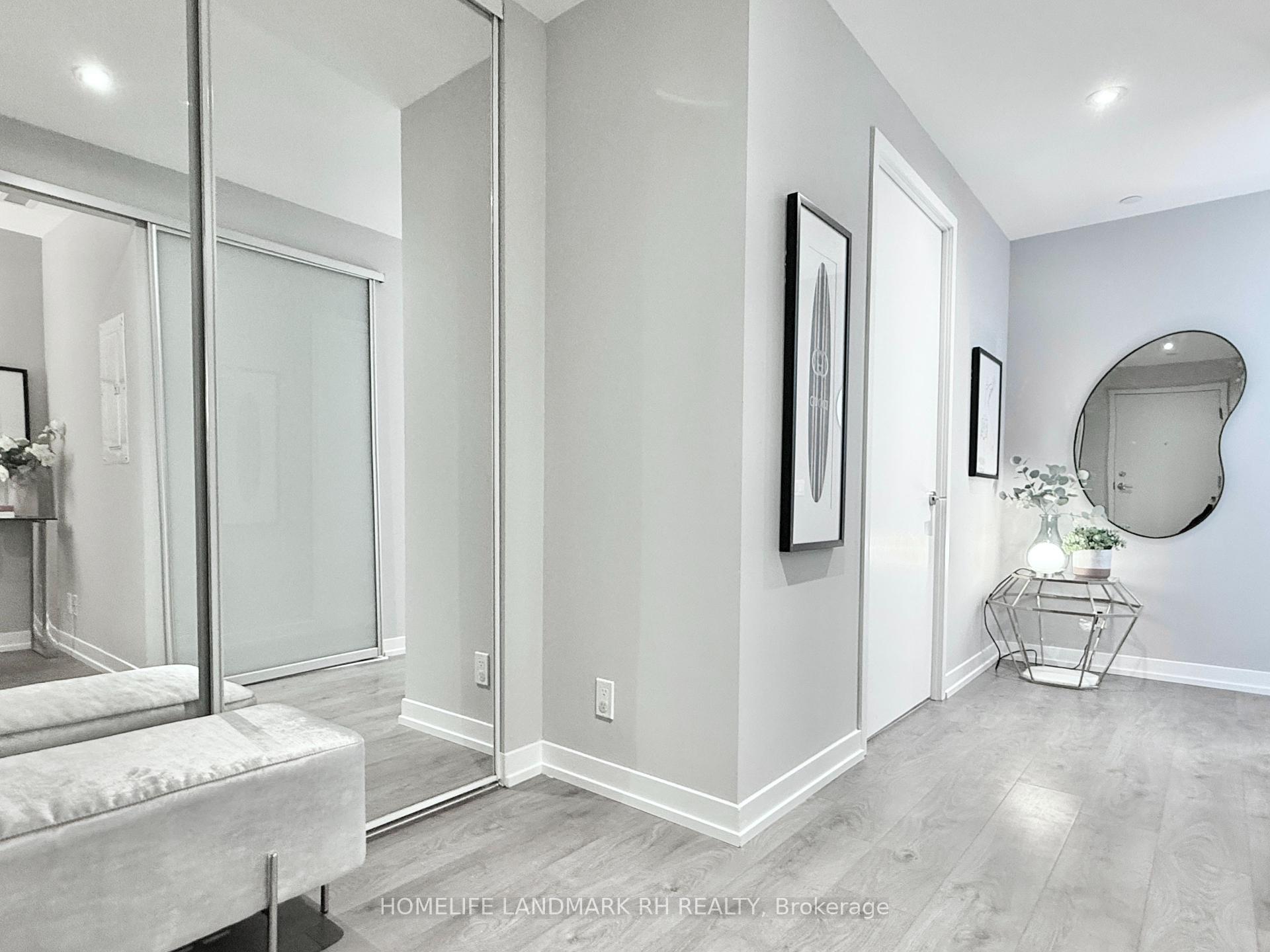 3 Bedrooms Condo at 950 Portage, Vaughan For sale