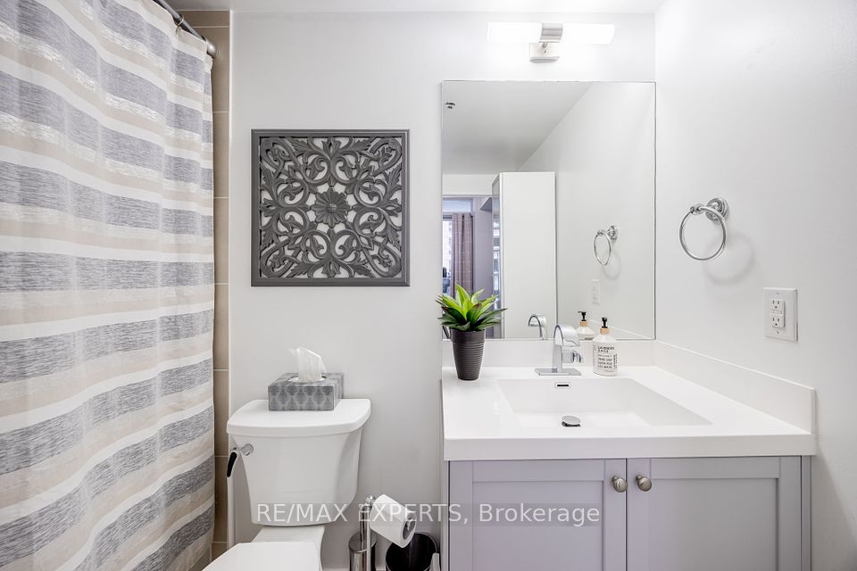 830 Lawrence Avenue W 231