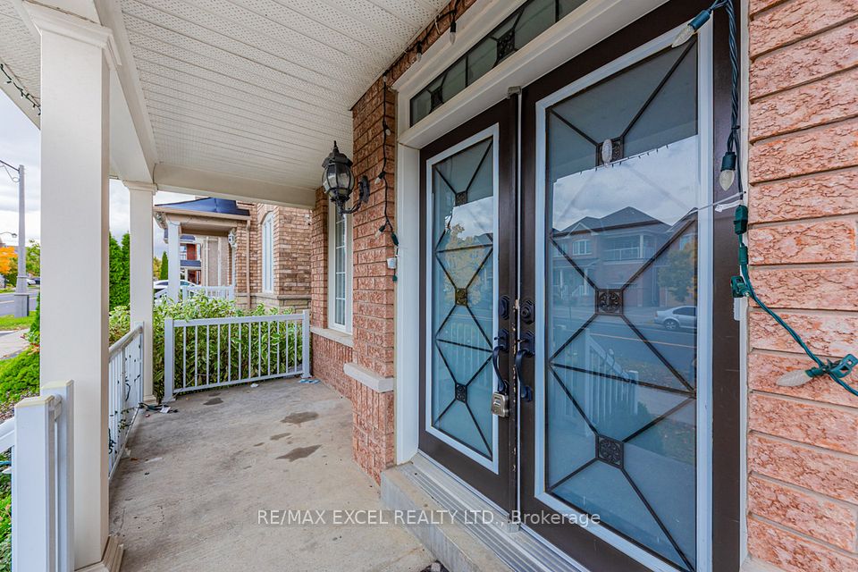 129 Oakborough Drive, Markham, ON L6B 0G3