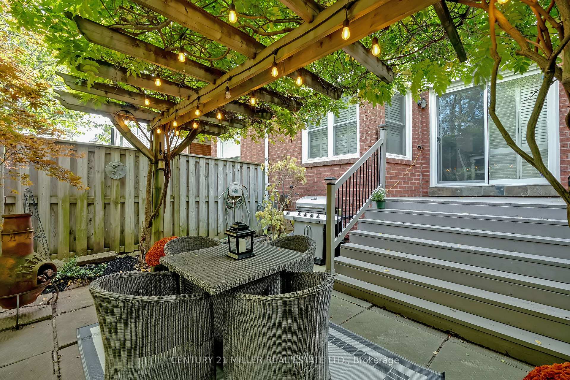 3 Bedrooms Condo at 1240 Westview, Oakville For sale