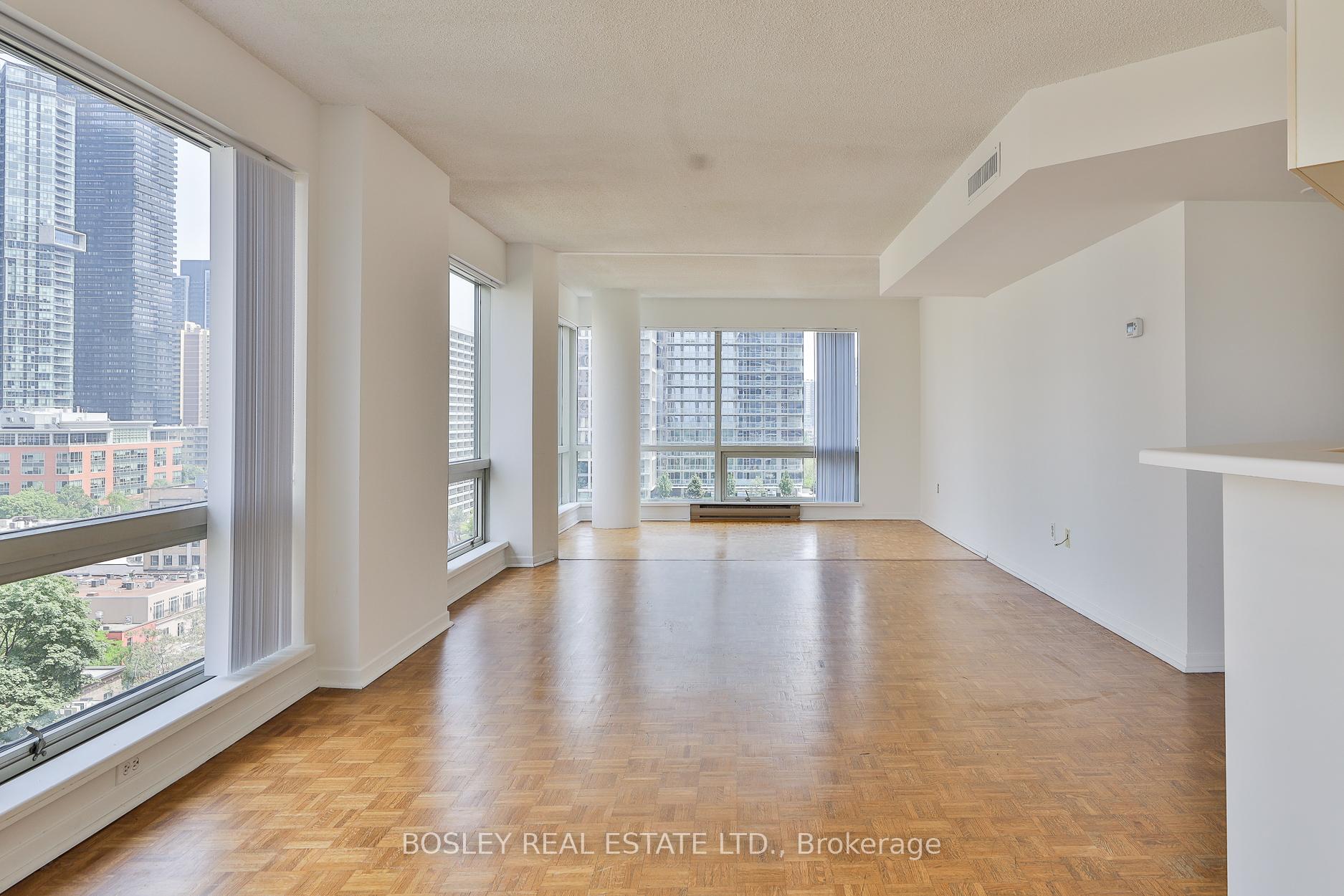 2 Bedrooms Condo at 1001 Bay, Toronto For sale