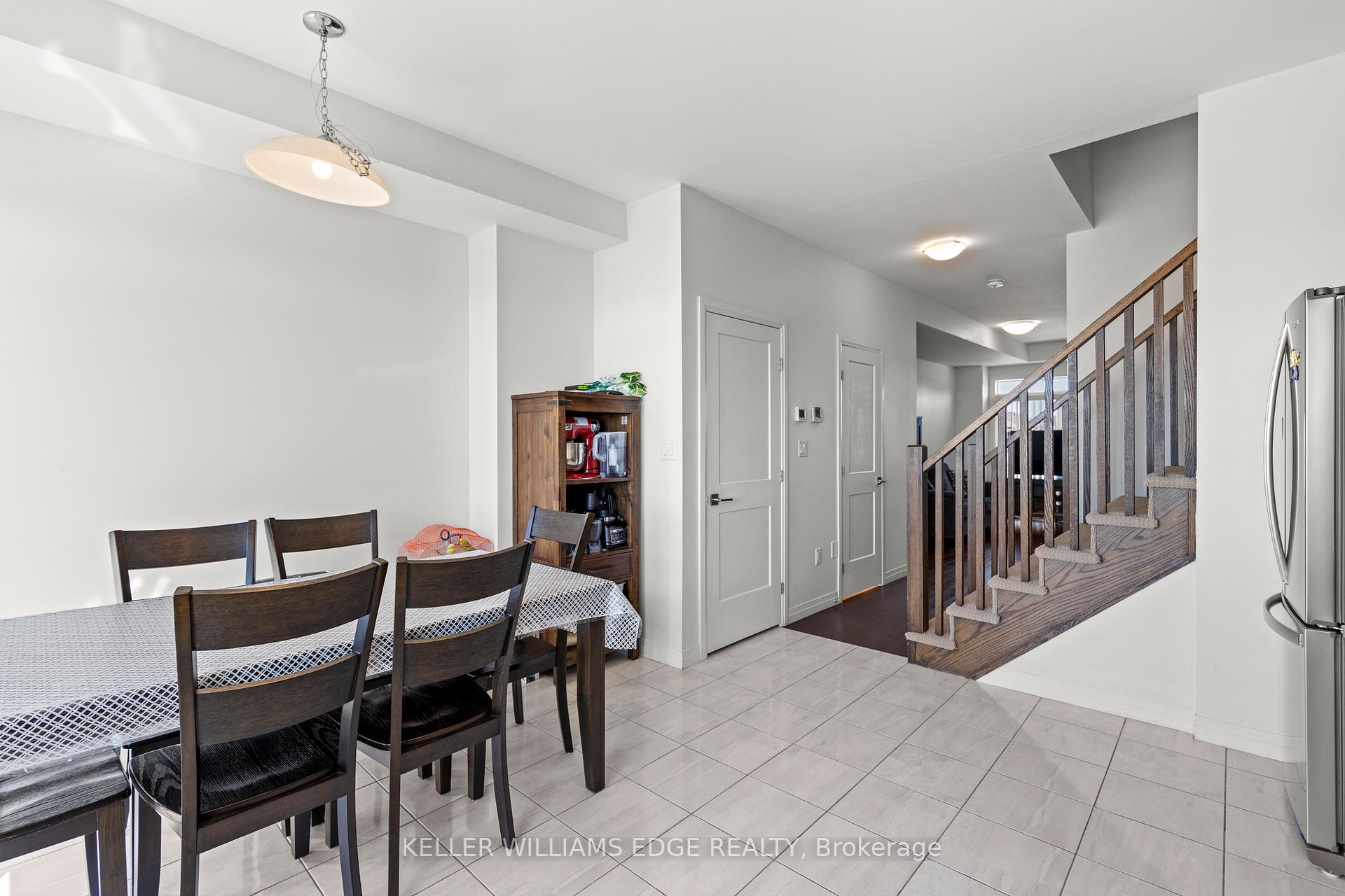 3 Bedrooms Condo at 30 Time Square, Hamilton For sale