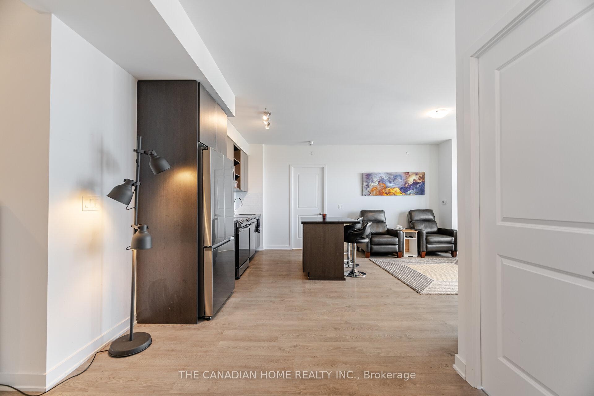 3 Bedrooms Condo at 4655 Metcalfe, Mississauga For sale