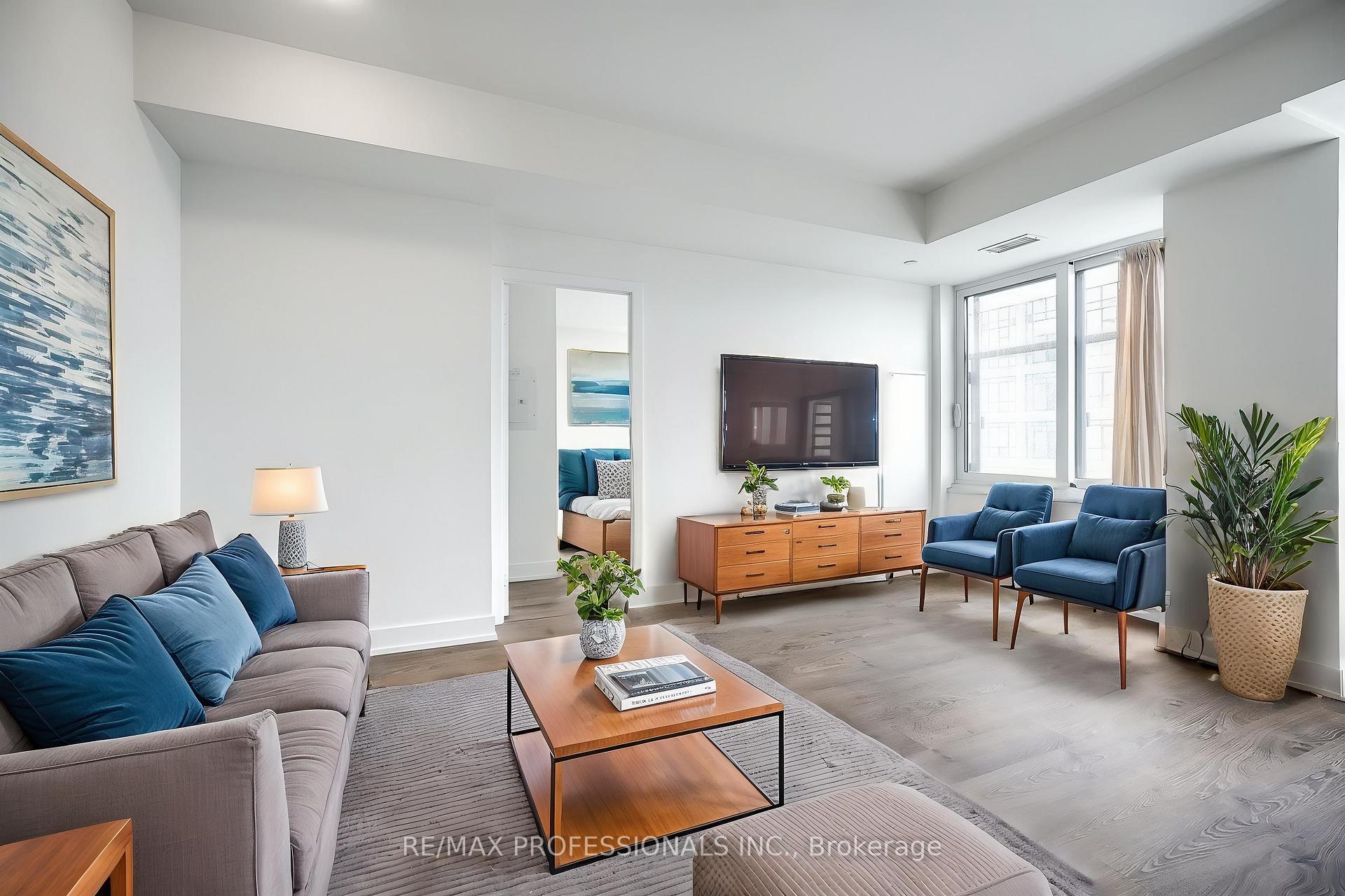 2 Bedrooms Condo at 5 Mabelle, Toronto For sale