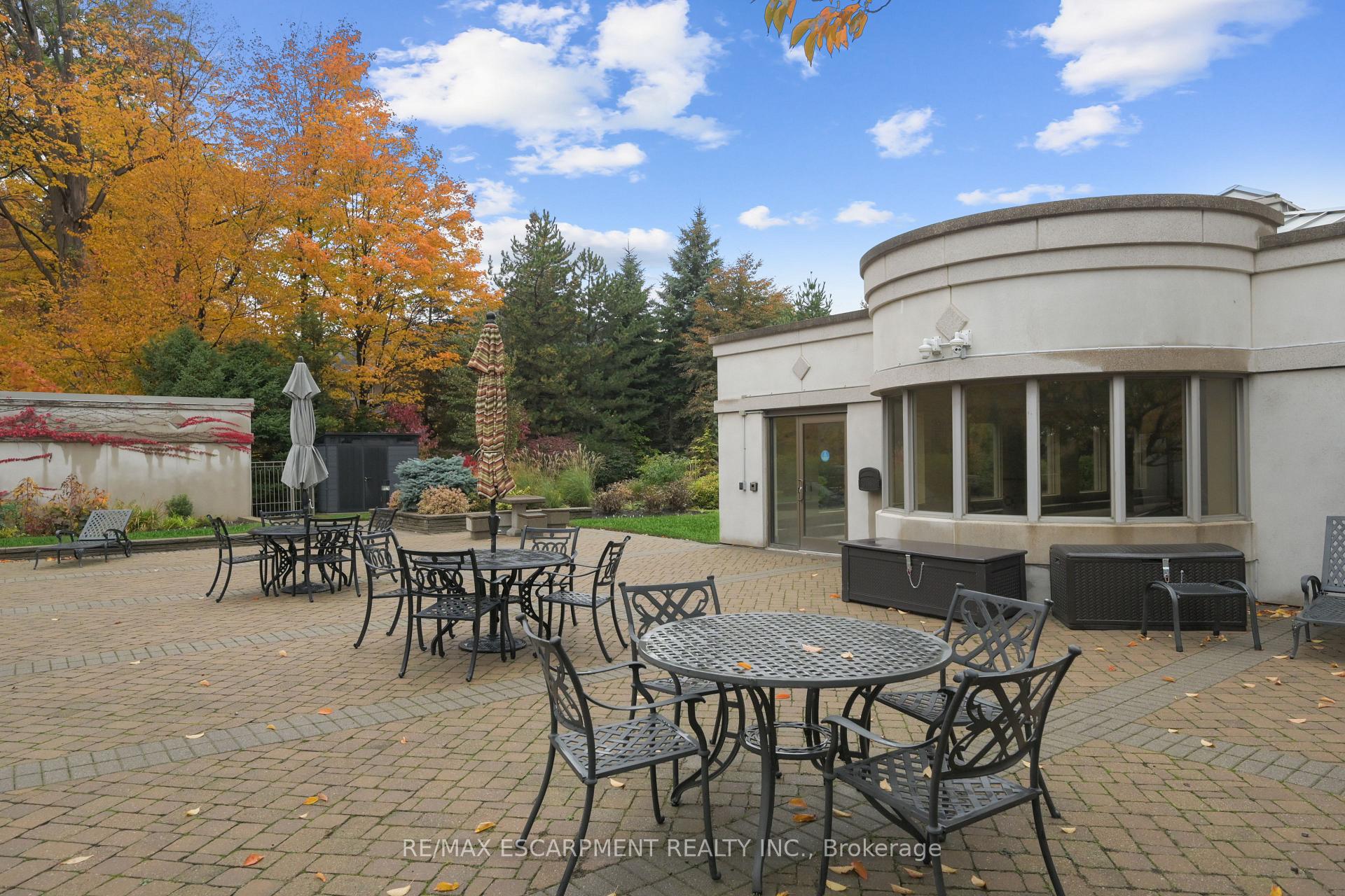 1 Bedroom Condo at 1900 The Collegeway, Mississauga For sale