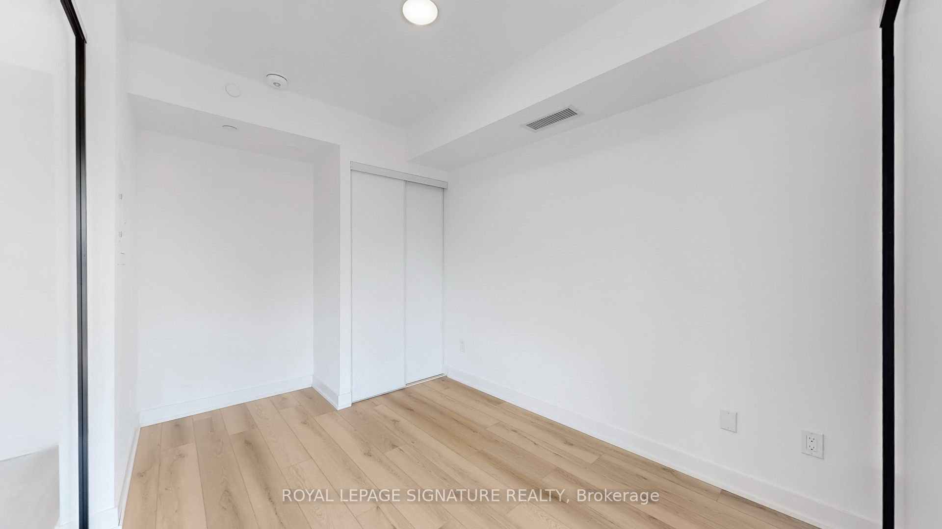1200 Dundas Street W, #203
