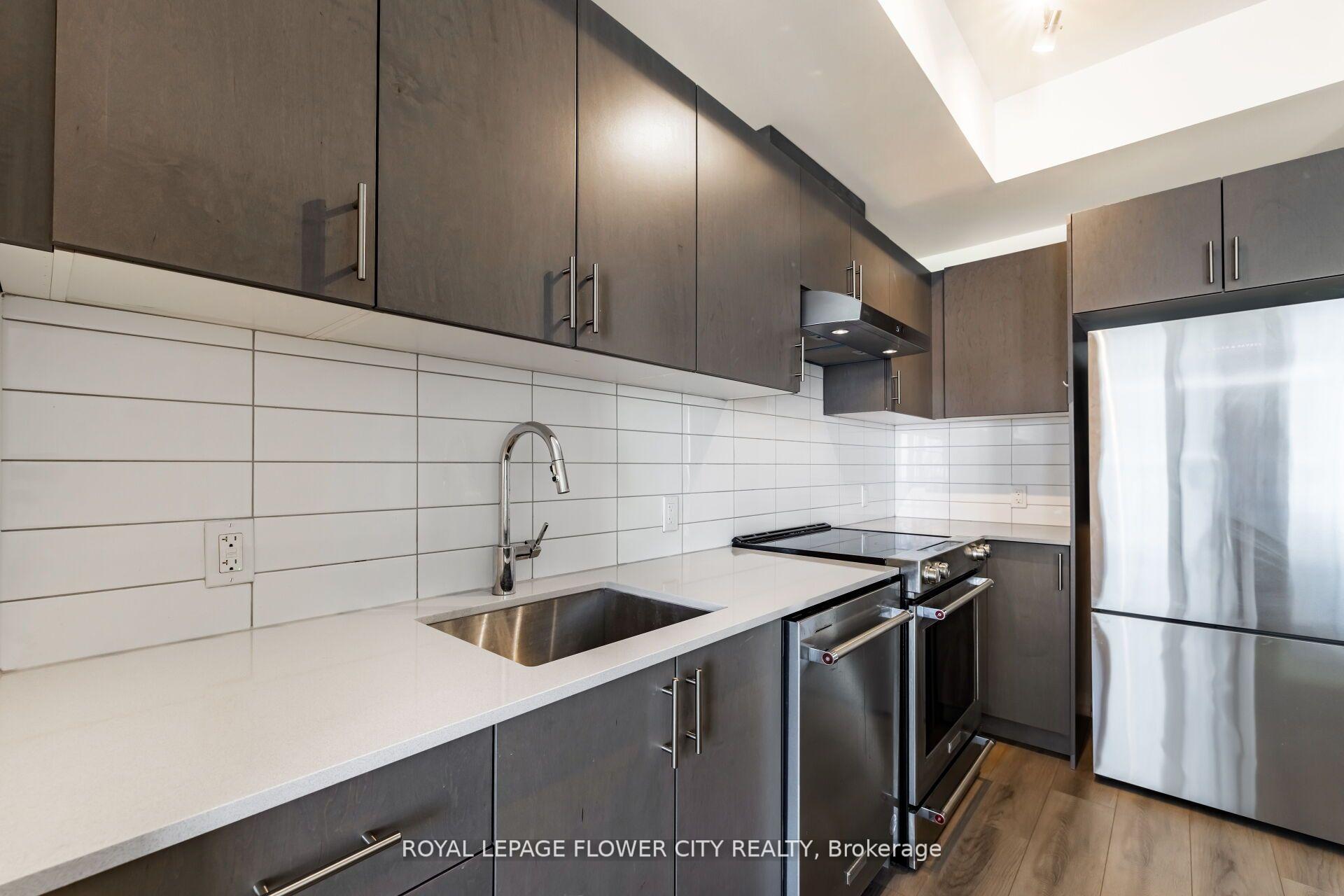 2 Bedrooms Condo at 9000 Jane, Vaughan For sale