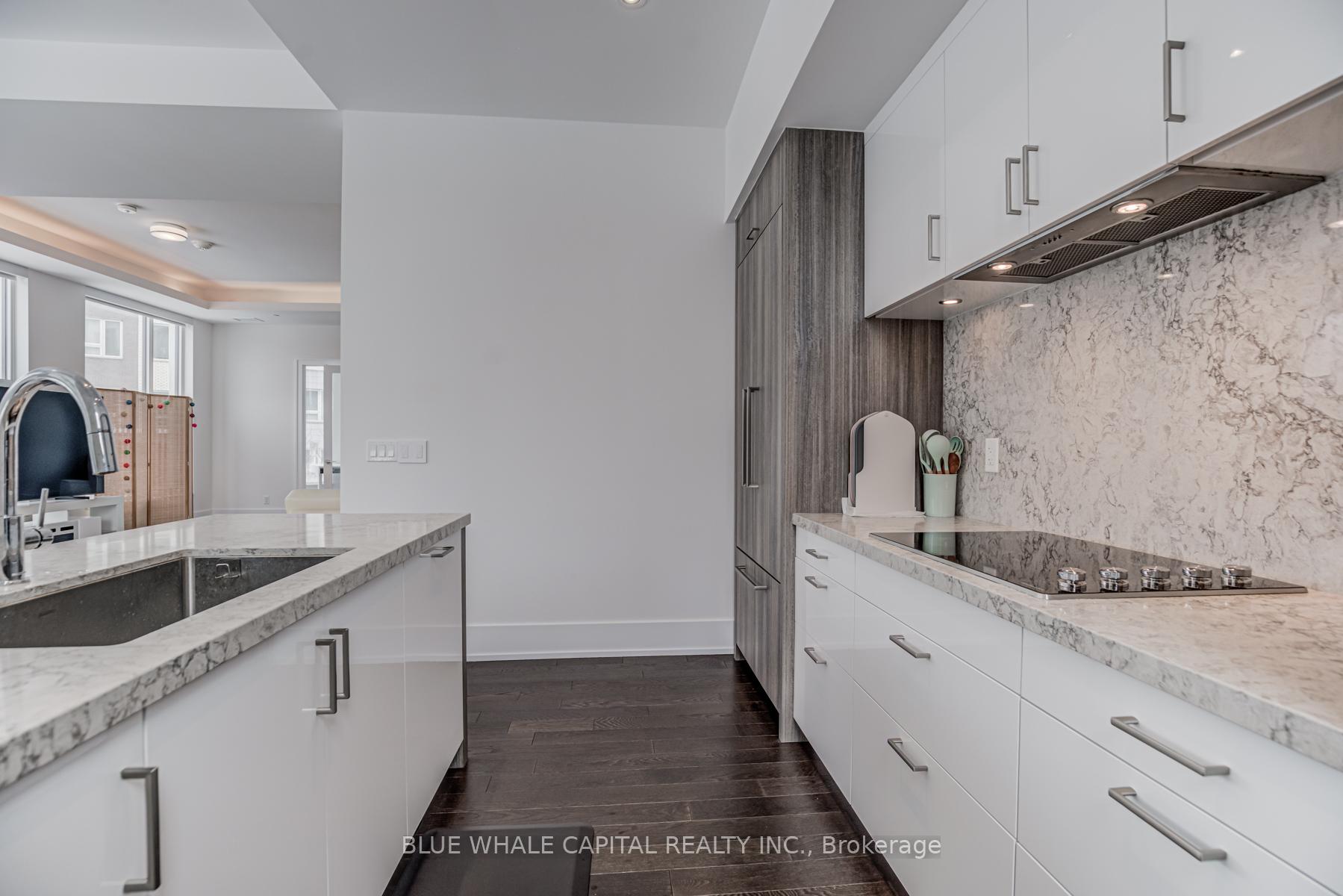 3 Bedrooms Condo at 25 Adra Grado,  Toronto For sale