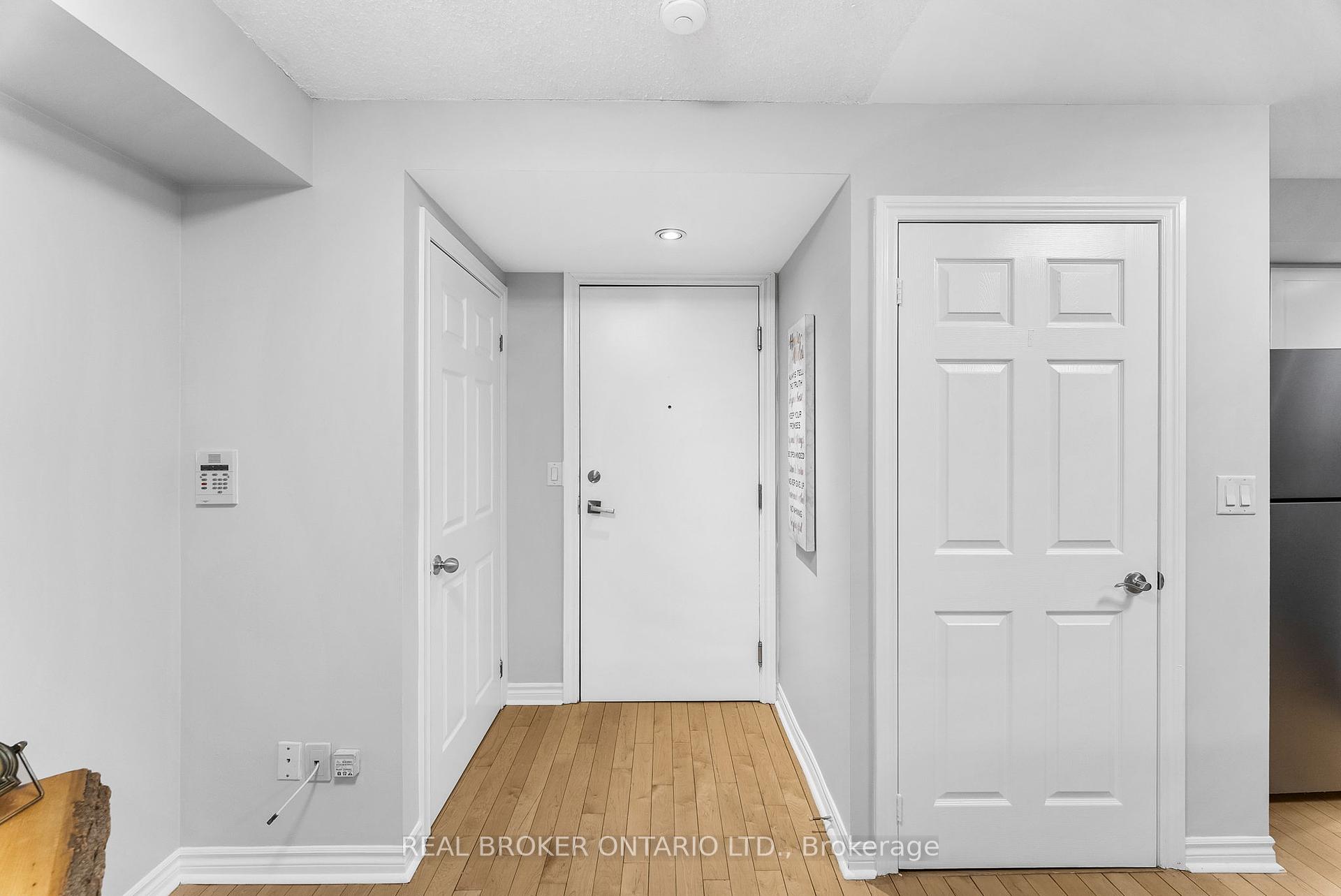 2 Bedrooms Condo at 250 Wellington,  Toronto For sale