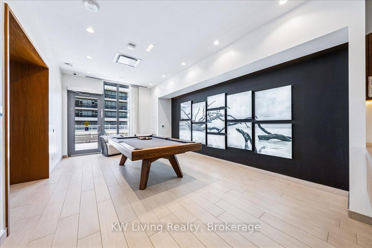 2 Bedrooms Condo at 70 Annie Craig, Toronto For sale