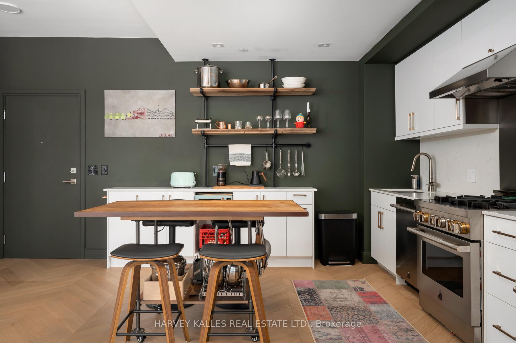840 St Clair Avenue W 708
