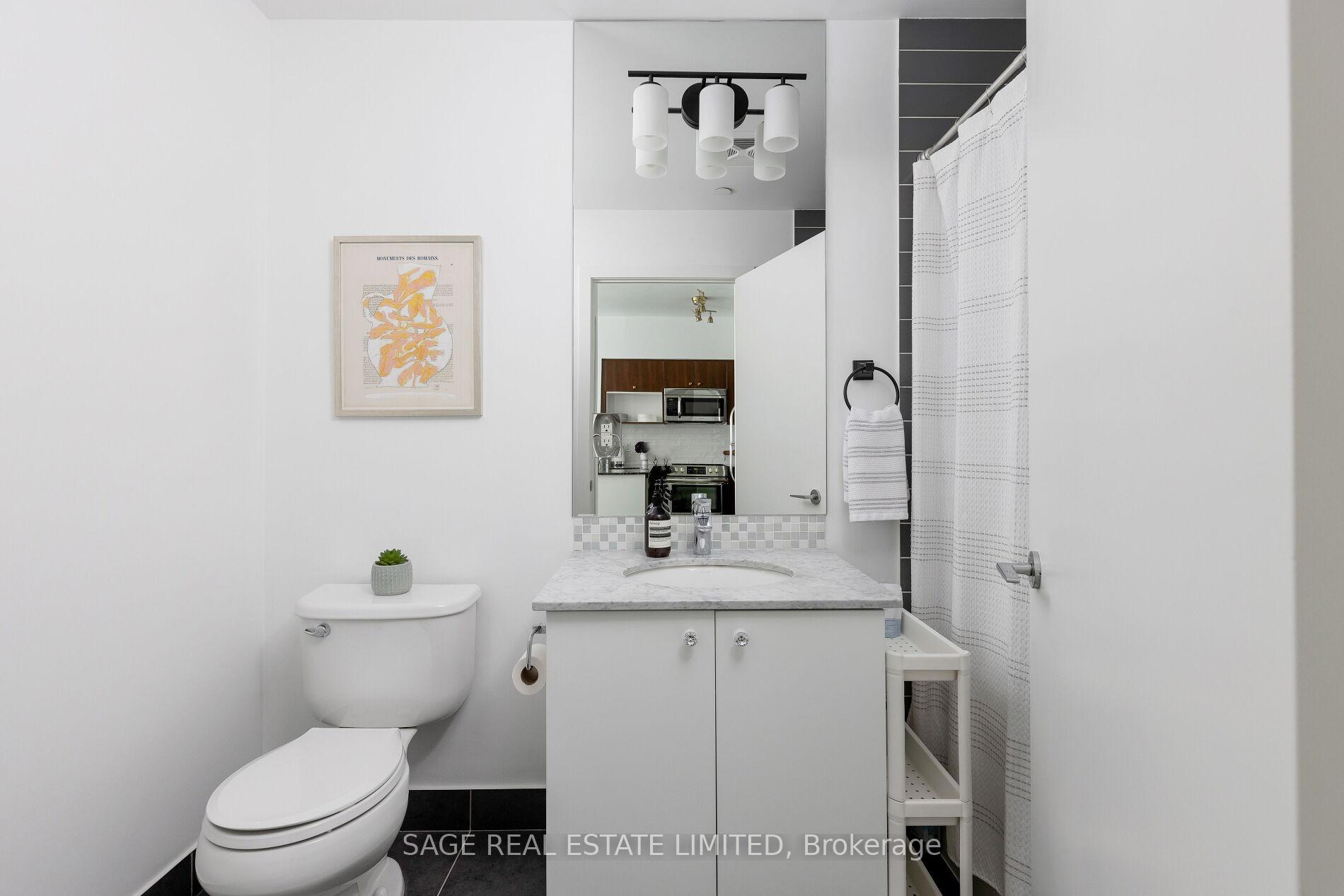 2 Bedrooms Condo at 150 East Liberty, Toronto For sale