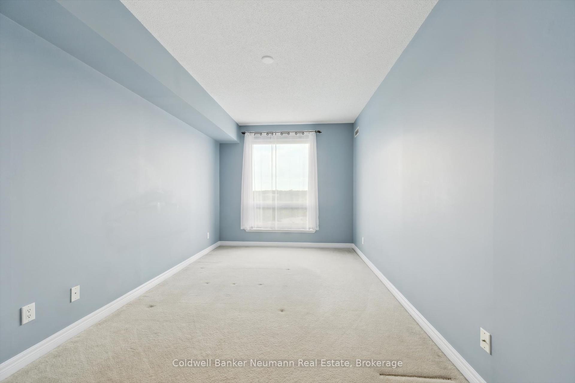 1 Bedroom Condo at 40 Old Mill, Oakville For sale
