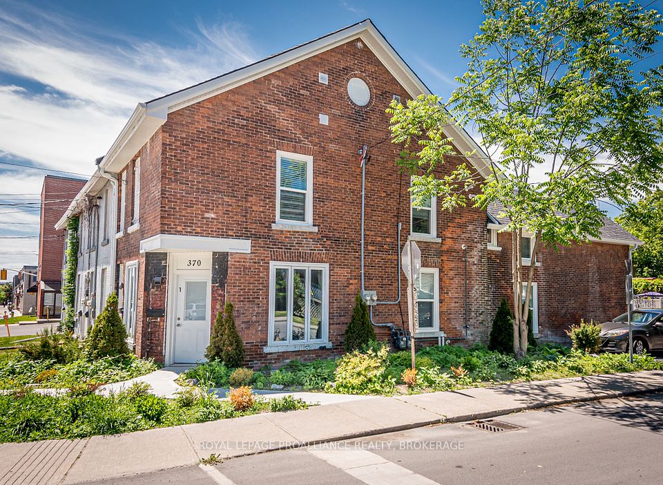370 Barrie