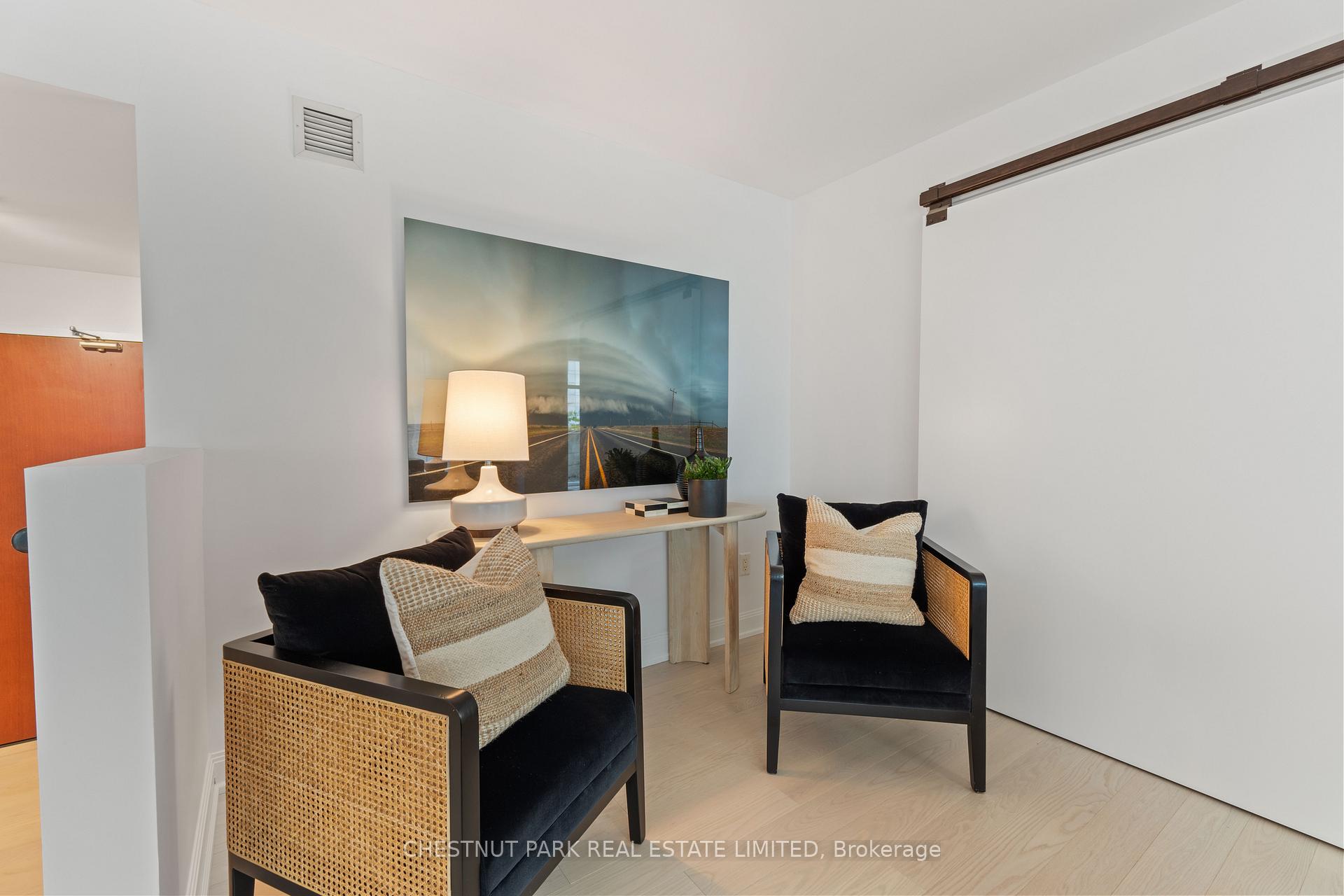 2 Bedrooms Condo at 2181 Yonge, Toronto For sale