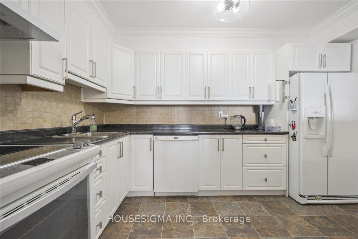 3 Bedrooms Condo at 1359 White Oaks, Oakville For sale