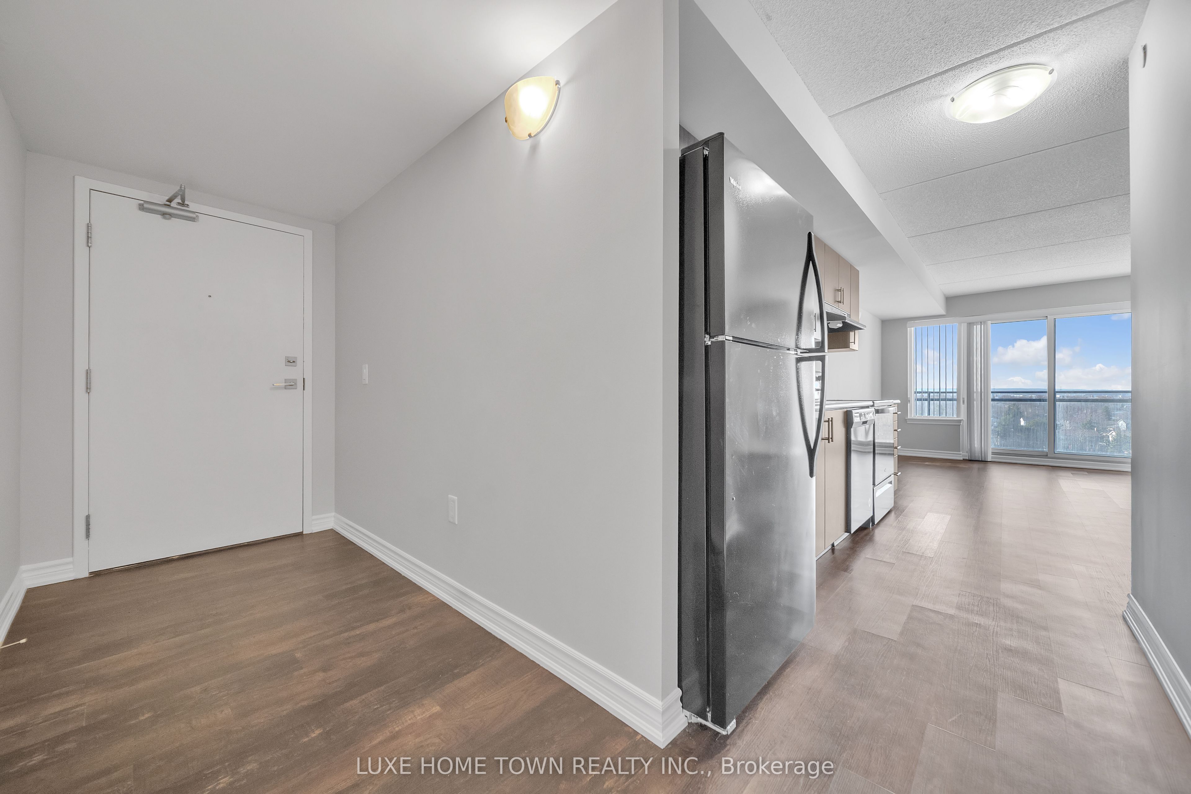 716 Main Street E, #801